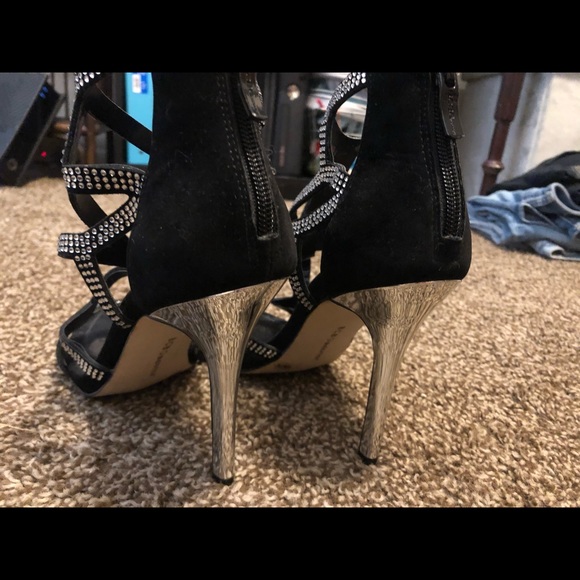 ✨Black and Silver Heel✨ - Picture 3 of 4